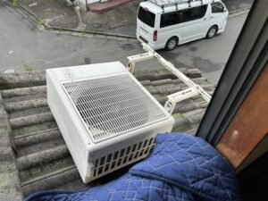 【延岡市】台風被害から学ぶ！室外機の「転倒防止電気工事」で備える安心の夏
